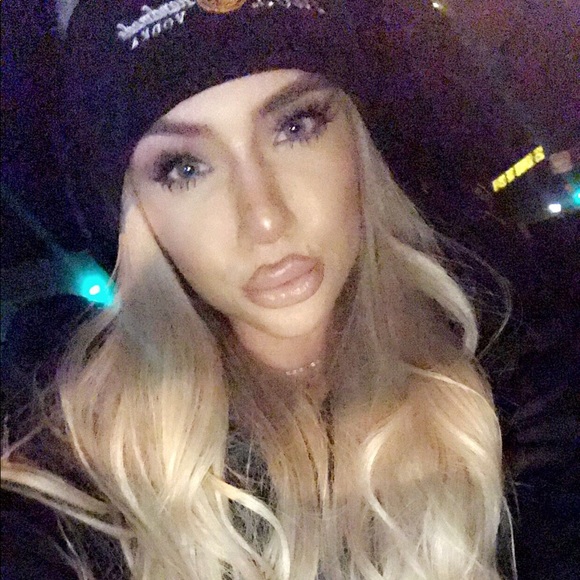 Meet your Posher, Chelsea :) - Picture 3 of 4